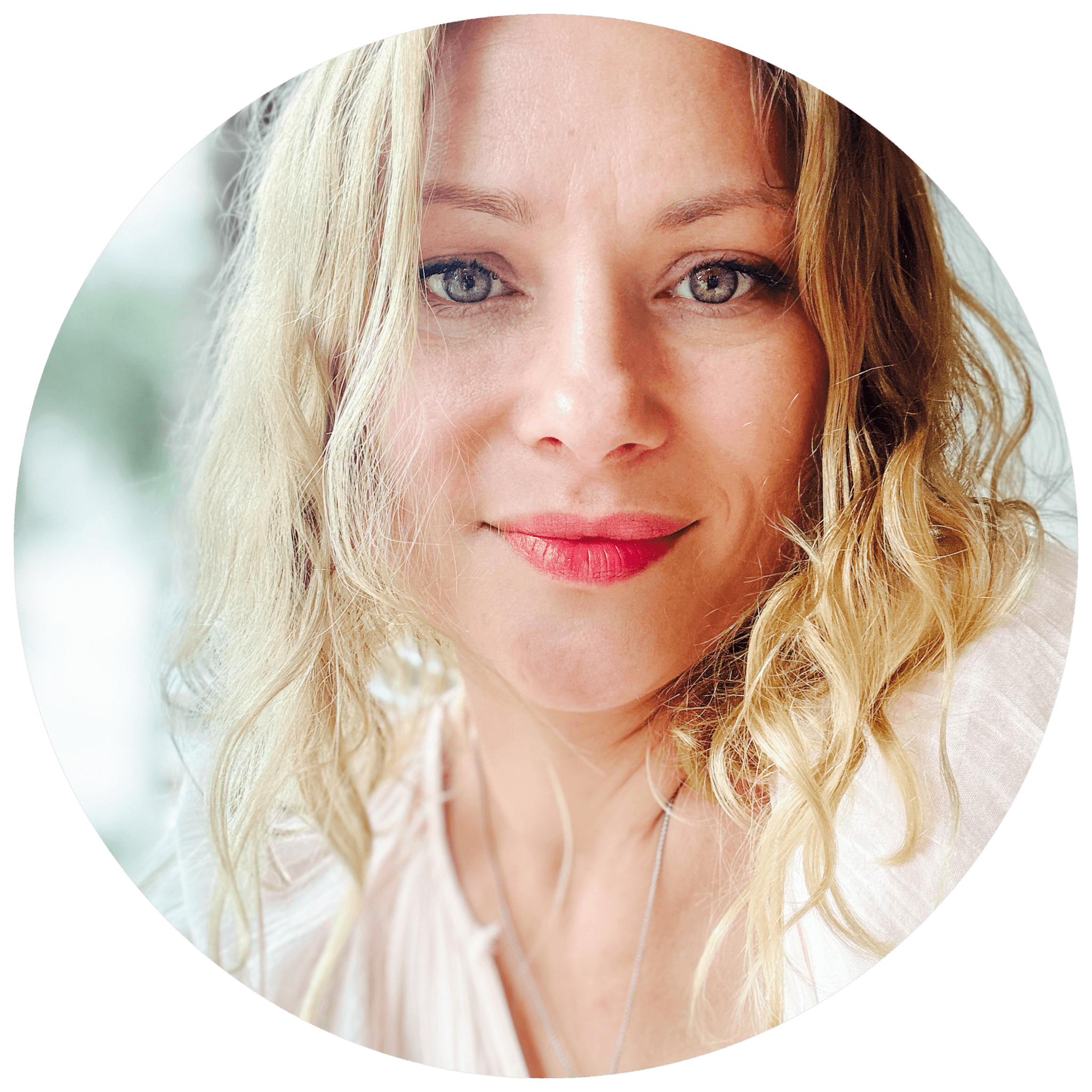 Crina Apetrei - Founder